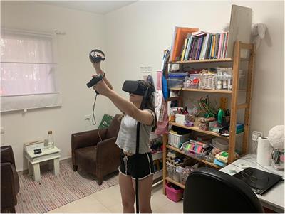 Making Art Therapy Virtual: Integrating Virtual Reality Into Art Therapy With Adolescents